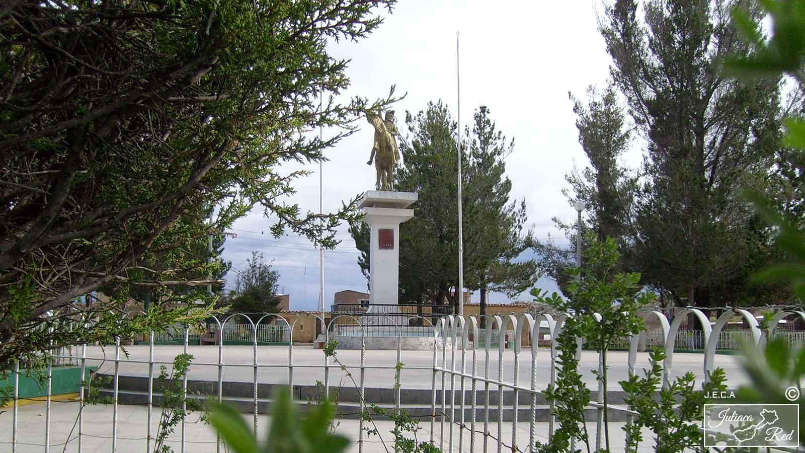 Plaza San Martín de Caracoto