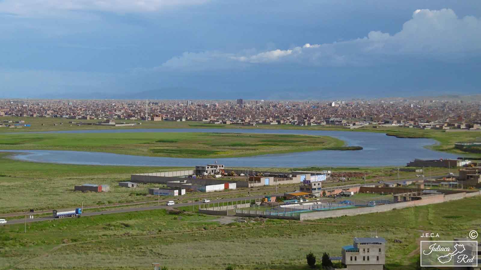 laguna Qoriwata de Juliaca y su forma semilunar